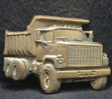 XD07162 VINTAGE 1978 CUT-OUT  DUMP TRUCK  EQUIPMENT ARTWORK BRASS BELT BUCKLE