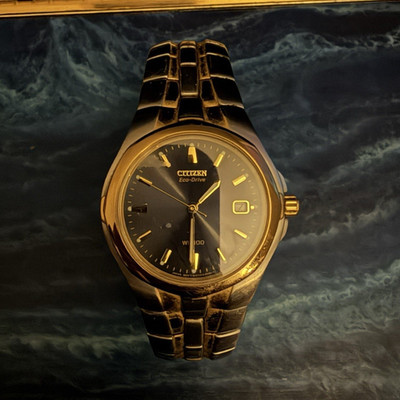 Vintage 2002 Solar/Light Powered Citizen Eco-Drive WR 100 Stainless Steel Watch