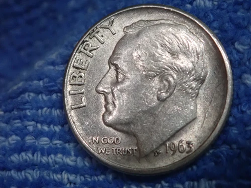 SILVER  ROOSEVELT DIME: SCARCE 1963-D IN XF PLUS T0 ABOUT UNCIRCULATED CONDITION