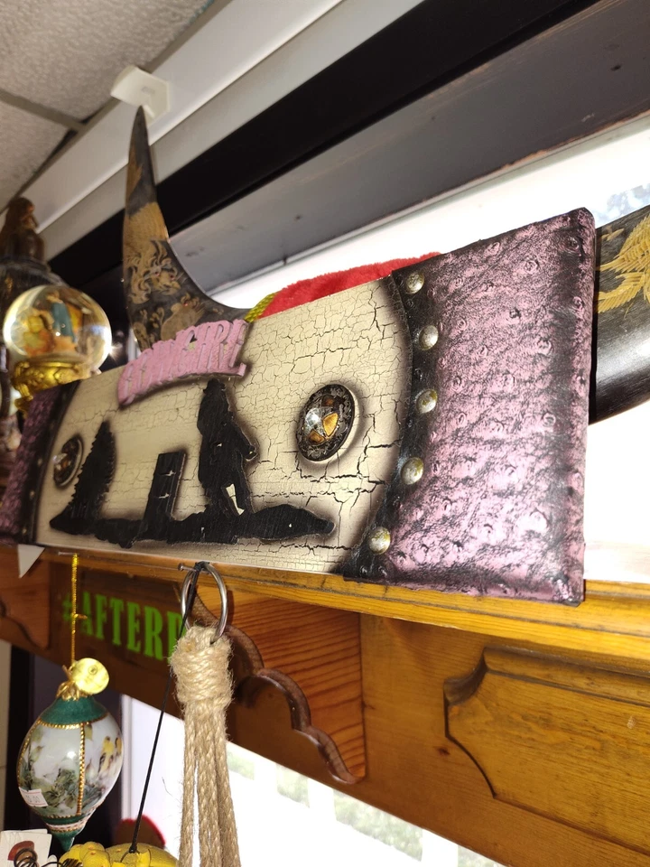 Letreros de vaquera occidental M&F. Recortes de madera de imitación de cuero rosa. Regalos sencillos pero bonitos Foto 4 de 4