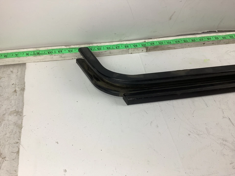 Dodge Caravan 2011-2018 panel de placa de escalón de alféizar de puerta delantera izquierda fabricante de equipos originales Foto 2 de 4