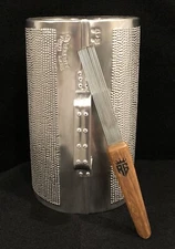 Guira Profesional Dominicana 24”X 13” Con Su Gancho Incluido