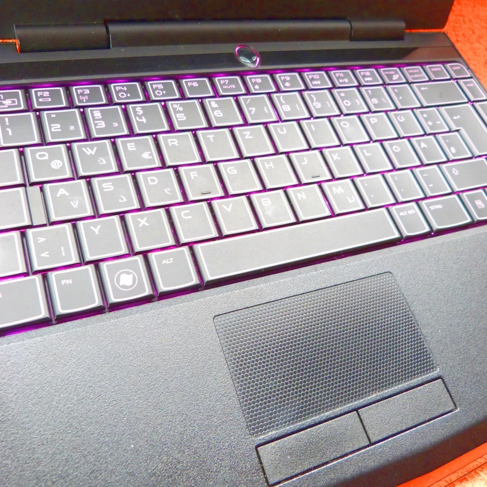 Alienware M11x R2 11 Zoll GeForce GT Gaming SUB Netbook l SSD Windows 11 l HDMI - Bild 4 von 4