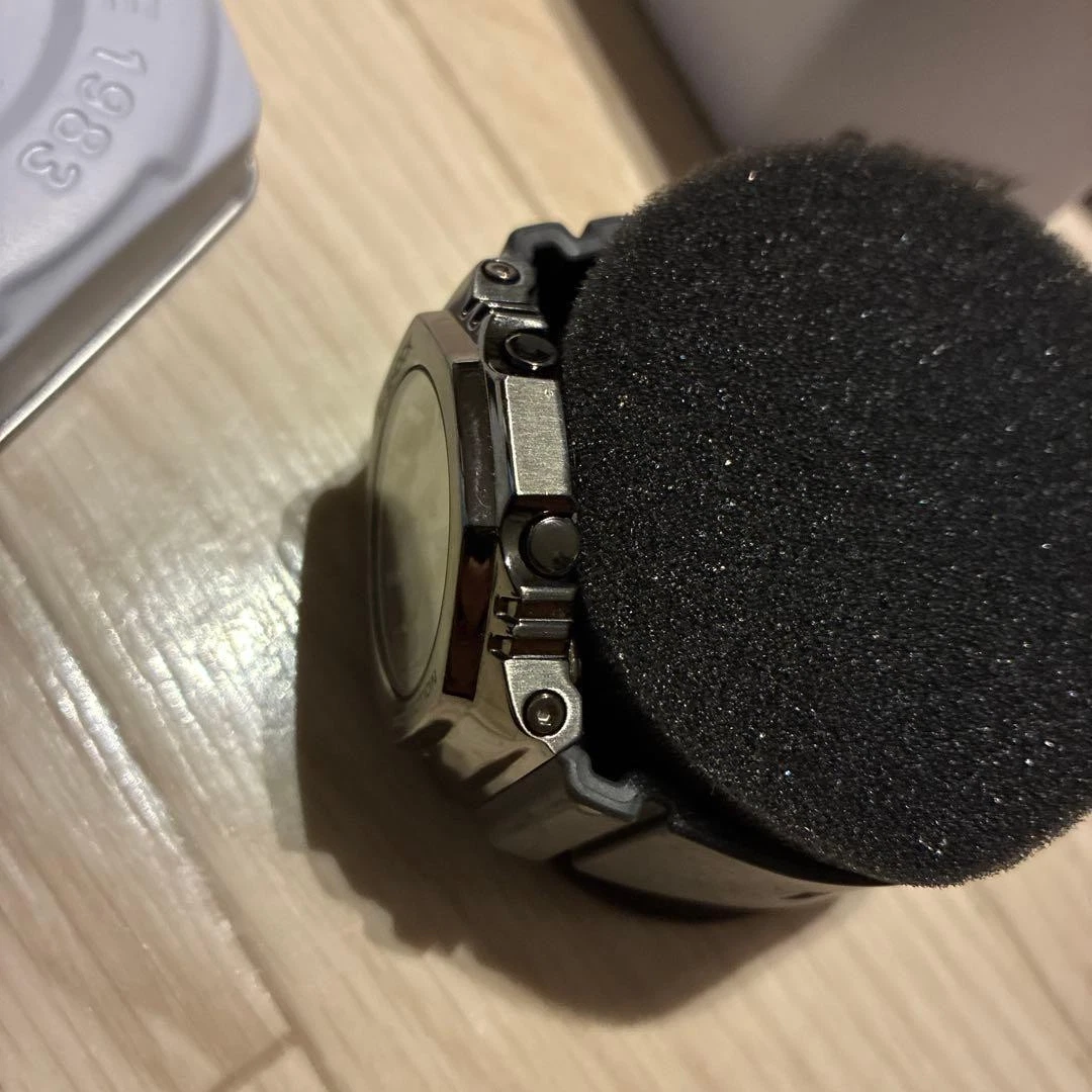 [Usado] Reloj G-SHOCK GM-2100 Metal Cubierto Negro Octagonal 200M WR - De JAPÓN