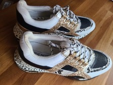 Steve Madden Cliff Round-Toe Lace Up Platform Fashion Sneakers Black Gold 8.5