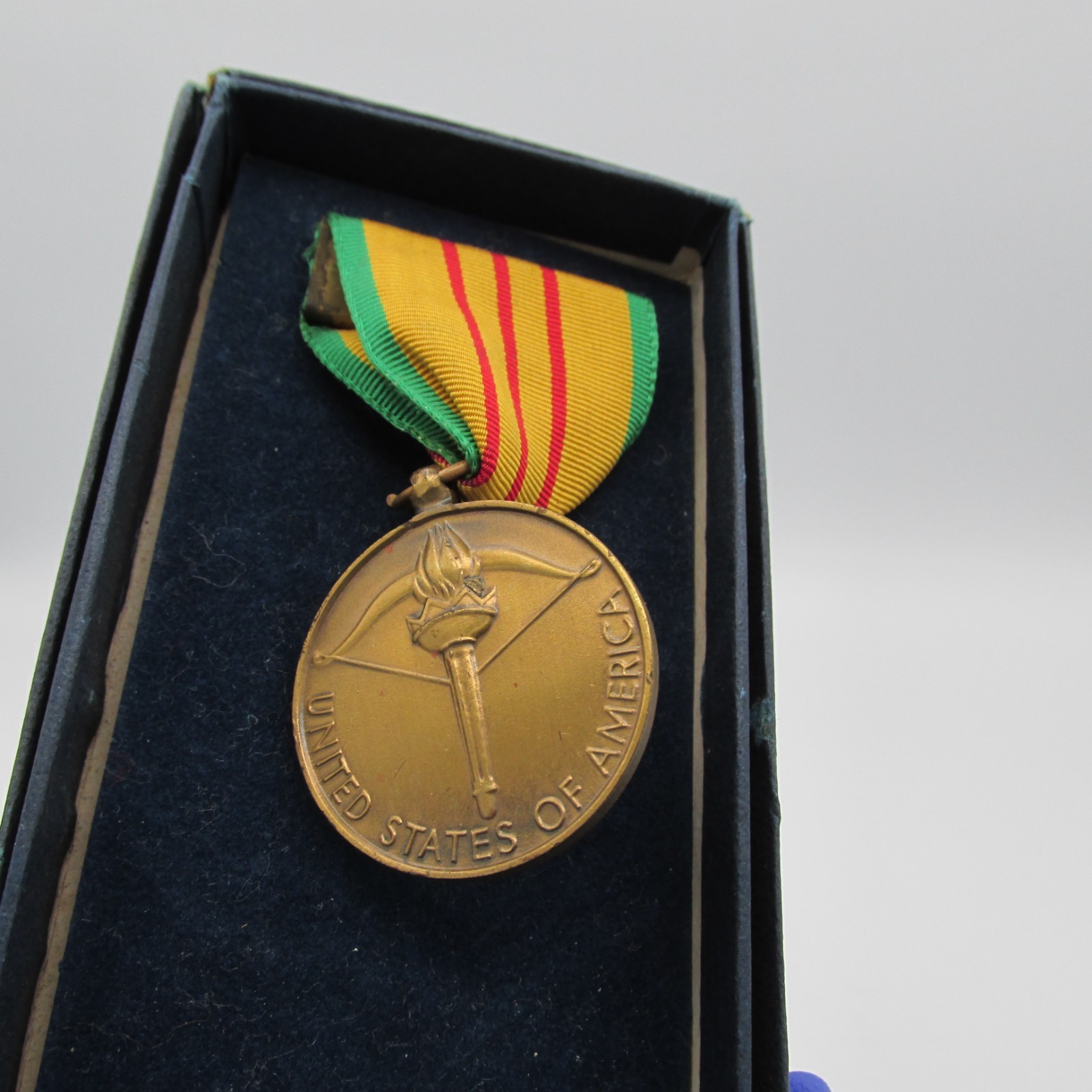 Vietnam War National Defense Medal Vietnam Service Metal 5 Sets of bars Pins