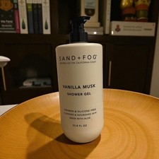 Sand + Fog Vanilla Musk Shower Gel 33.8 oz | Paraben & Silicone Free | with Aloe 0.89 per gallon