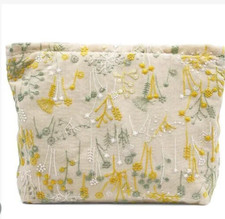 Makeup bag, Flower Cosmetic Bag 7.1" x 10" x 2" new in package