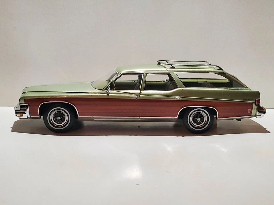 BOS Models 1974 Buick Estate Wagon 1:18 Scale Resin Car Green Wood Station Wagon - Image 2 of 4