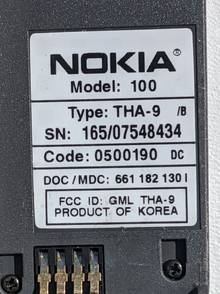 vintage-1990-s-nokia-model-100-mobile-brick-candybar-cell-phone-tha-9