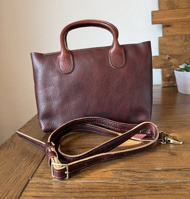 Portland Leather Raindrop Crossbody Bag Cinnamon Bear size Large  
