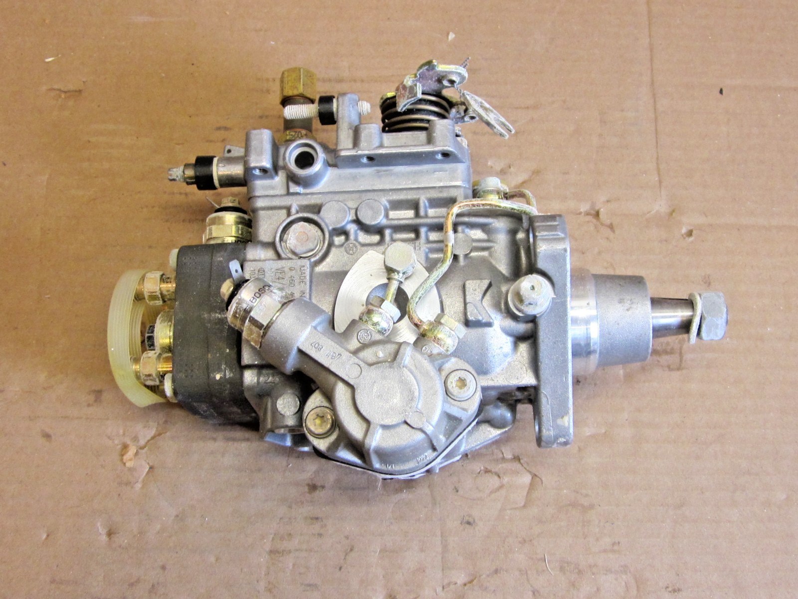 Bosch Fuel Injection Pump for TL70A JX1070U-0 460 424 333-New from CaseIH