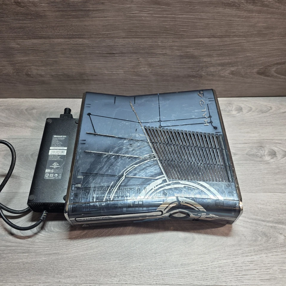 Xbox 360 Halo 4 Edition 320gb - Consola y cable de alimentación solamente - probado funcionando Foto 2 de 4