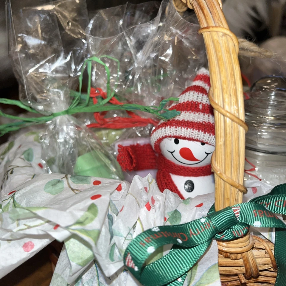 Idea de regalo para esa persona especial. 4 jabones hechos a mano, exfoliante y muñeco de nieve hechos a mano Foto 3 de 4