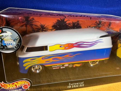 G10-88 HOT WHEELS - VW DRAG BUS - AUTOGRAPHED X7 DESIGNERS - NIB - 1:18 SCALE - Picture 2 of 16