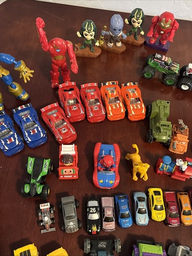 Gran lote de juguetes para niños, figuras, camiones y autos #74 - Imagen 7 de 14