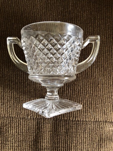 Vintage SET Clear Pressed Glass Footed Creamer & Sugar Bowl - Raised Diamond - Picture 2 of 7