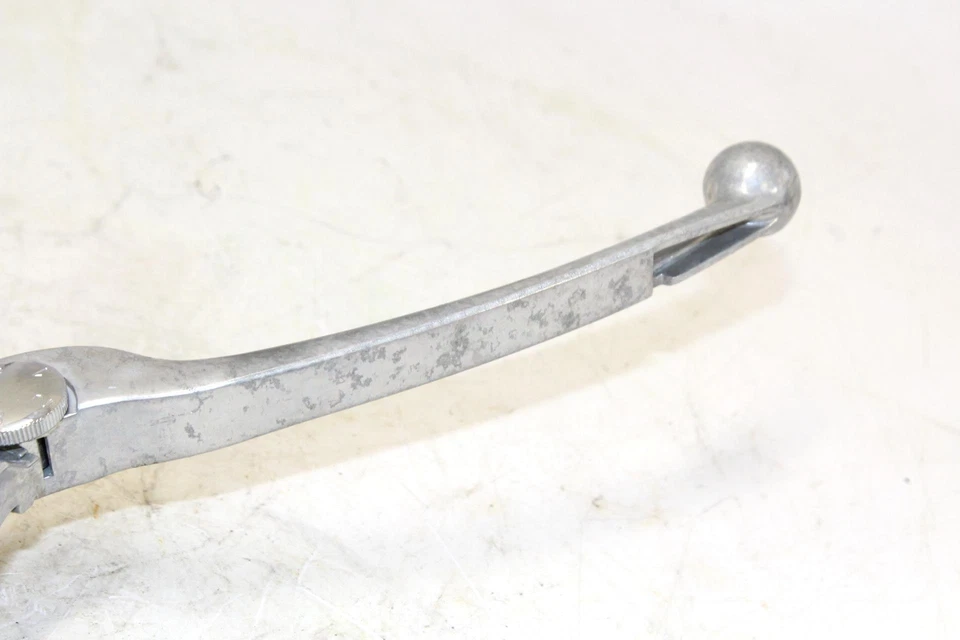 Главный цилиндр переднего тормоза 2005 Suzuki Boulevard M50 Vz 800 - Изображение 3 из 4