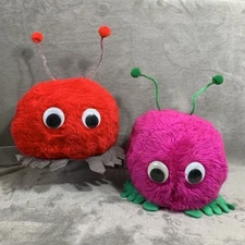 VTG Supersize Giant Weepul Fuzzy Pom Wuppet Googly Eyes Red Pink Gray Green Feet
