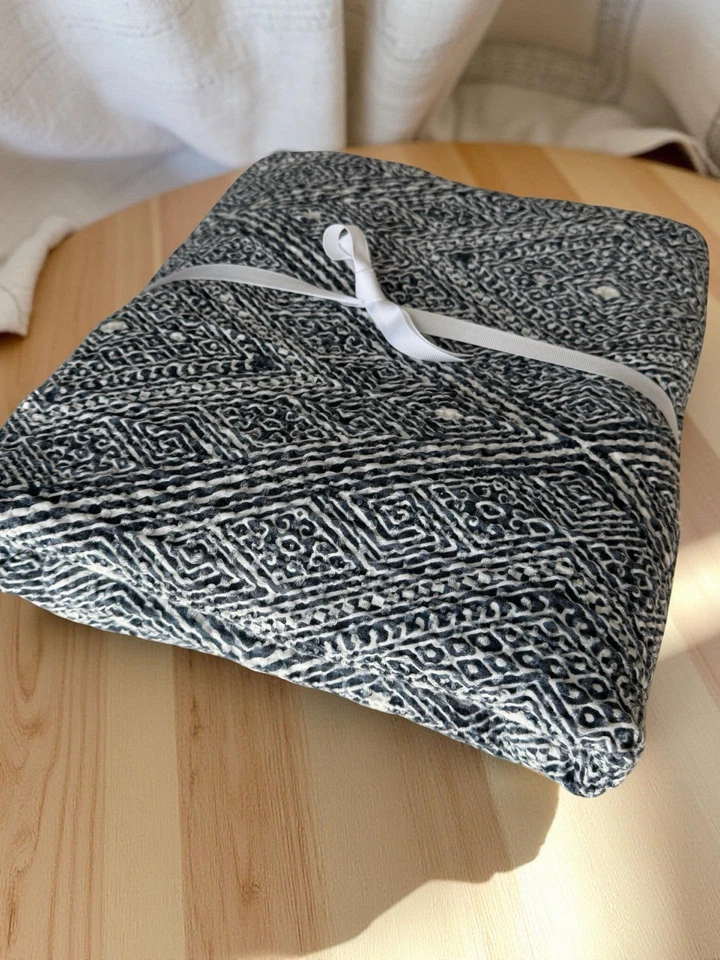 West Elm Queen Woven Diamond Blanket, 88 x 92 in - Image 3 of 4