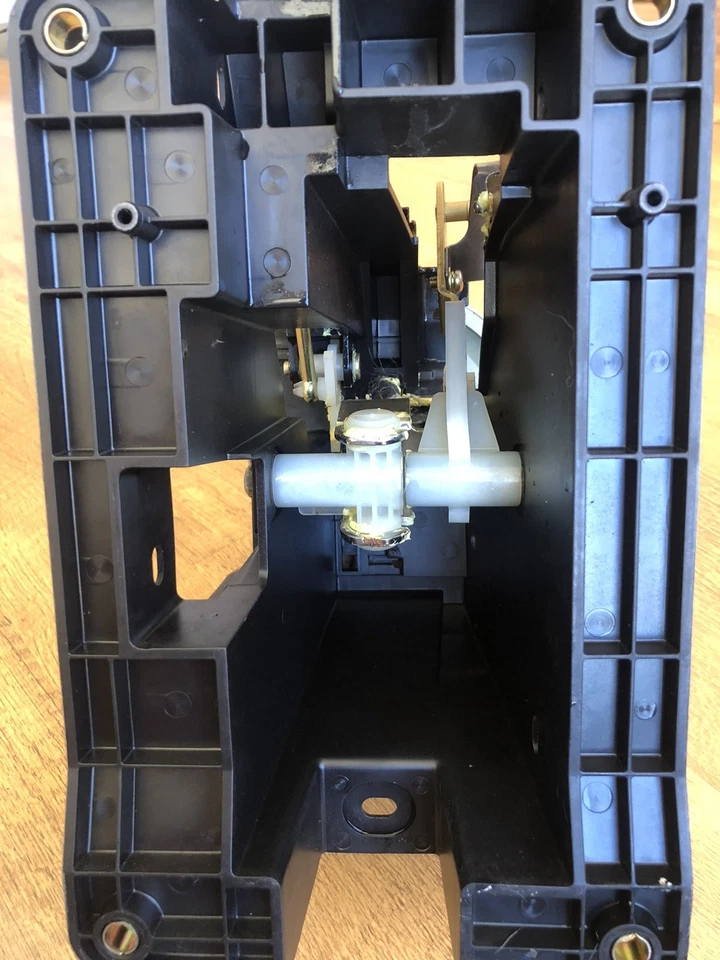 Palanca de cambios selectora de marchas de piso automática Mitsubishi Endeavor 2004-2011 MR953503-01 Foto 4 de 4