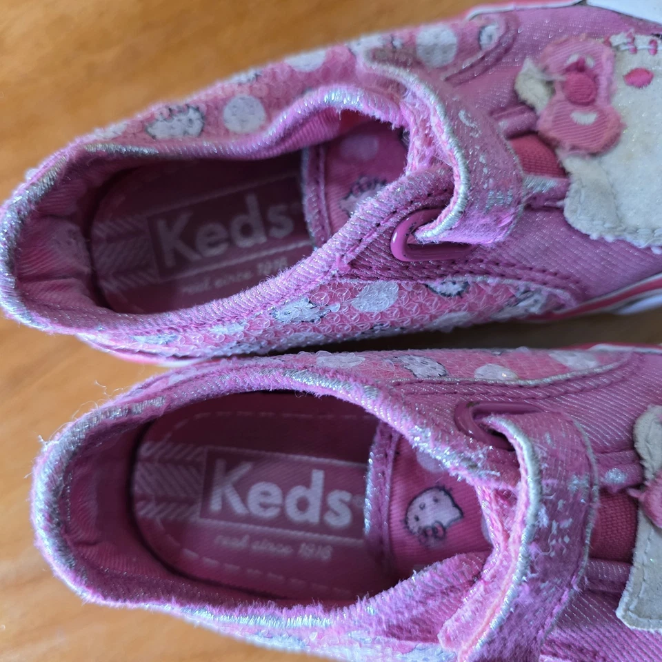 Girls Keds Hello Kitty Sneakers Size 6 Hook And Loop Closure Rubber Toes Pink - Image 3 of 4