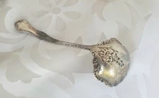 WM Rogers Pat 1900 Silver Plate  5.5" Elegant Scalloped Sugar Spoon 