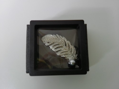 Broche bisutería