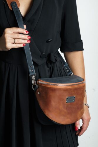 Borsa a tracolla in pelle colore marrone scuro da donna di POHVALIN - Foto 2 di 6