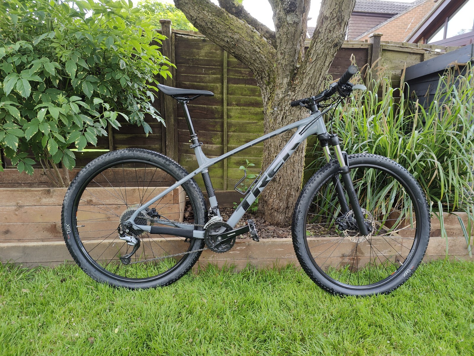 Trek Marlin 7 Hard Tail Mountain Bike Rockshox Suspension Dropper