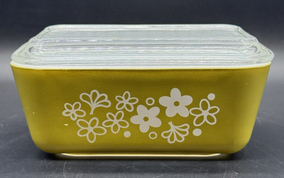 Pyrex Green Crazy Daisy Glass Refrigerator Dish with Lid 1.5 PT 502 READ