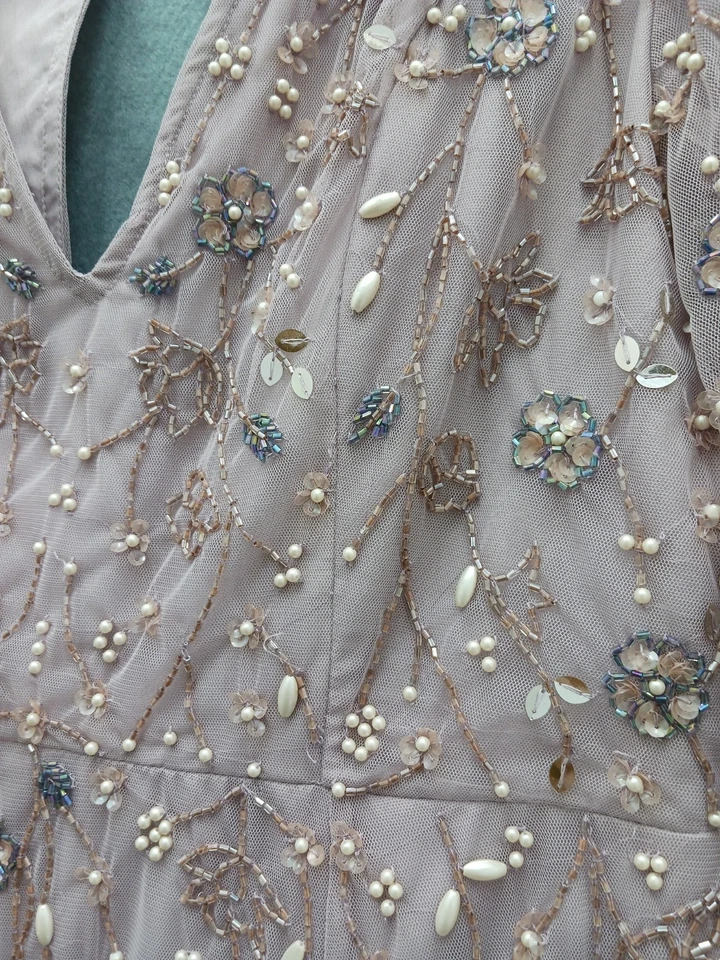 Mini 8 rosa adornado manga larga línea A para mujer ASOS Foto 3 de 4