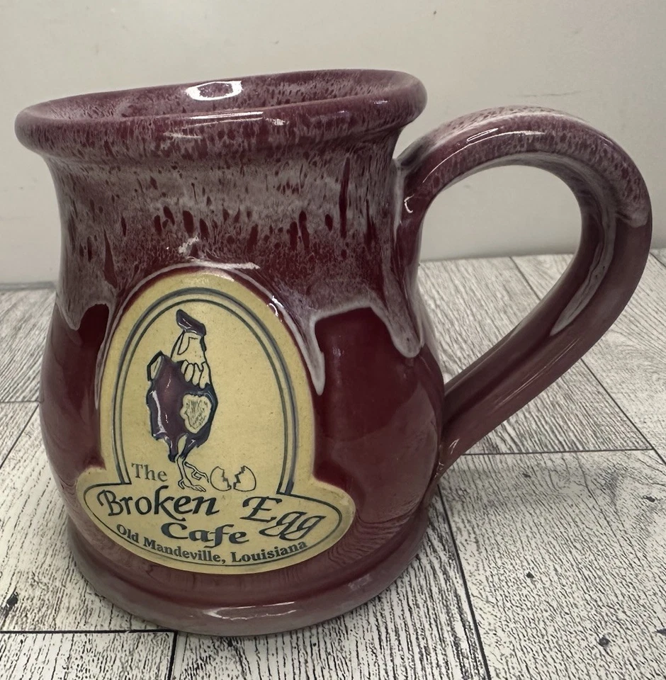 Taza de café Deneen Pottery The Broken Egg Old Mandeville, Louisiana hecha a mano malva Foto 2 de 4