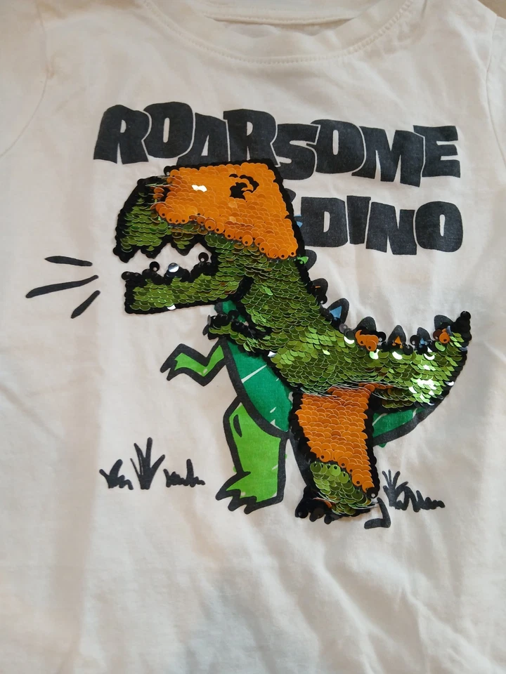 Camiseta H&M Niños Dinosaurio Lentejuelas Cambio de Color Talla: 4T Foto 2 de 4