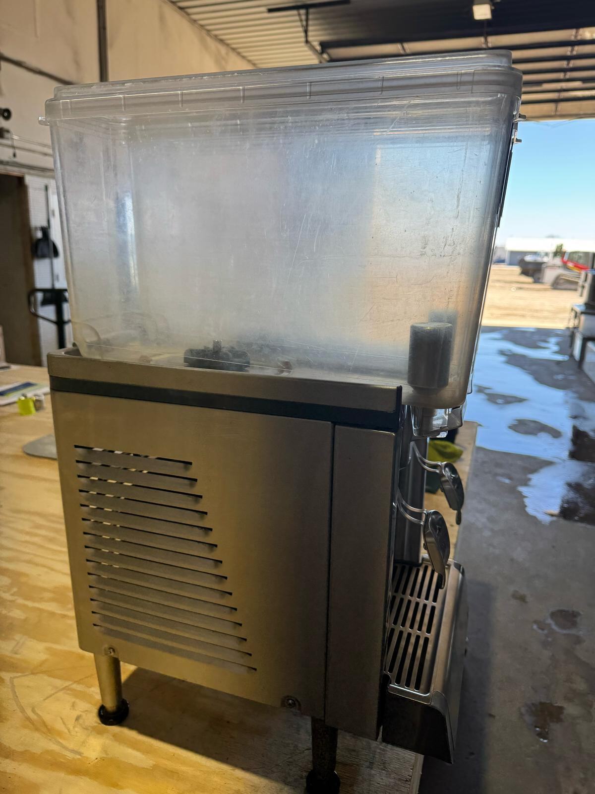 Used Crathco Double 2.4 Gallon 2 Bowl Premix Cold Beverage Dispenser with Agitat