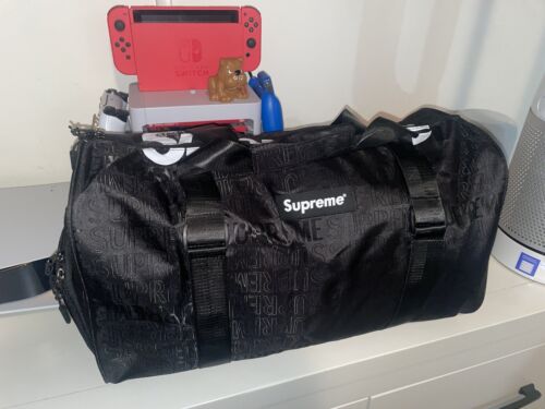 Supreme Duffle Bag (Black) – Senseless