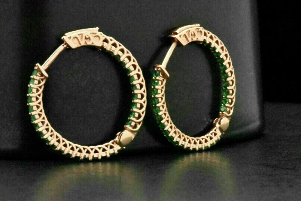Pendientes de aro redondos de 2 quilates para mujer con esmeralda verde creados en laboratorio chapados en oro rosa de 14 k Foto 3 de 4