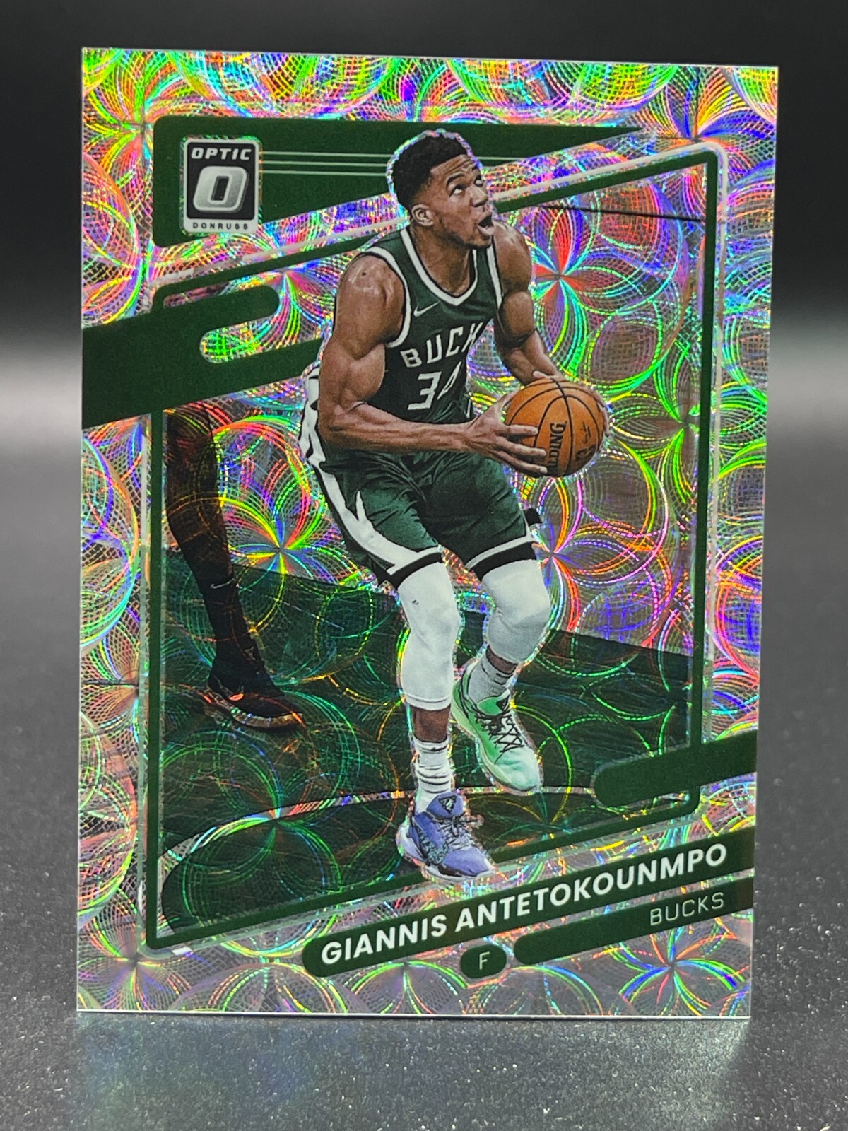 2021-22 Optic Premium GIANNIS ANTETOKOUNMPO Bucks #31 SCOPE PRIZM 028/249