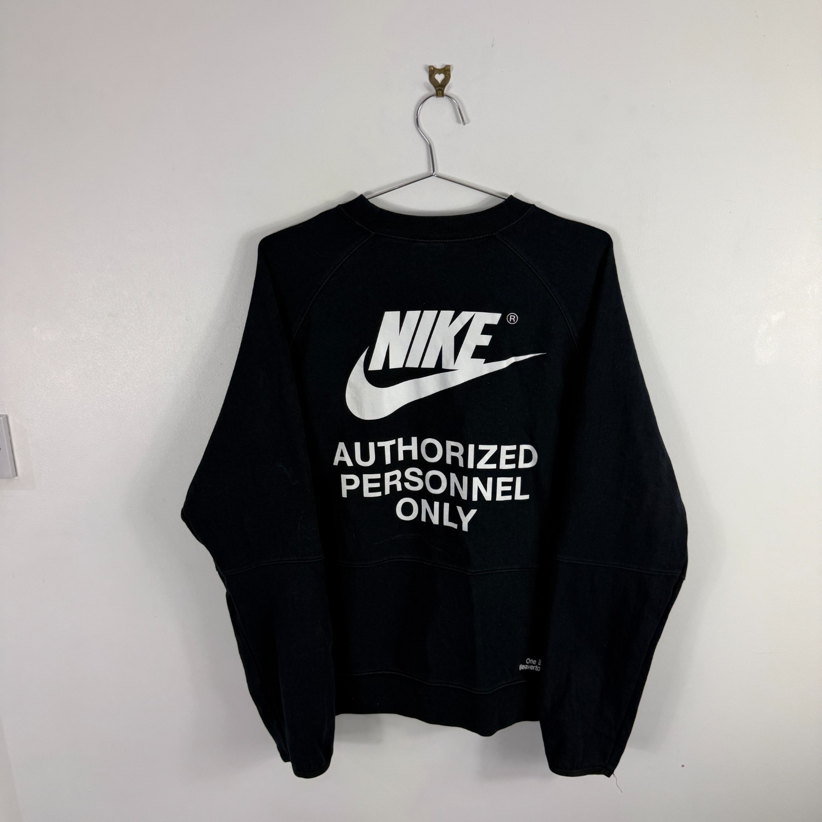 Women's VTG Nike Authorized Personnel Only Black Graphic Size Large Sweatshirt
