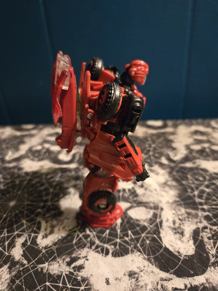 Transformers Studio Series Cliffjumper Series 64 Deluxe Class(Figure Only) Read! - Image 3 of 4