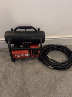 Milwaukee M18FAC 0 18V FUEL Compresor de aire inalámbrico sin escobillas unidad desnuda