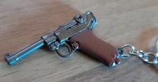 Schlüsselanhänger P08 Pistole WW2 aus Metall