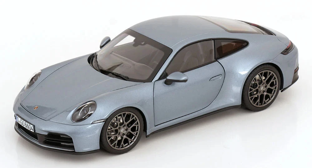 1 18 Porsche 911 (992) Carrera 2025 Polar Silver Norev 187170