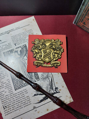 Harry Potter Pin Medal of Chivalry Gryffindor (The Wizarding Trunk exclusive)