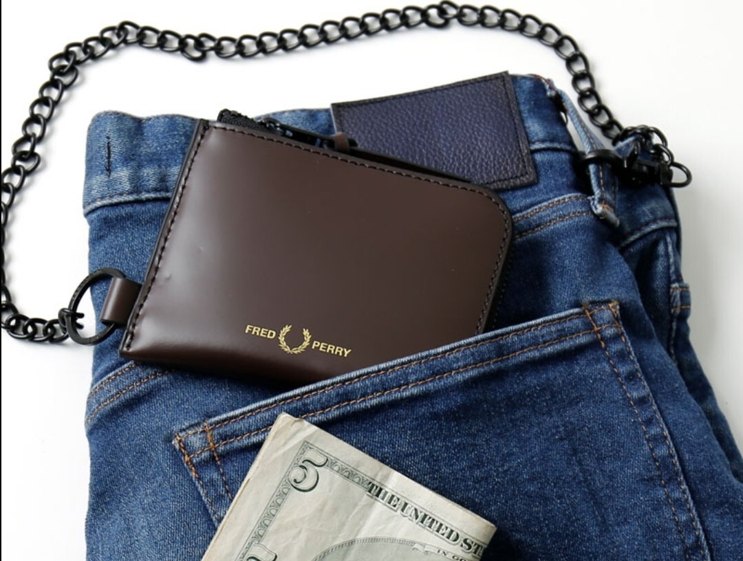 New FRED PERRY Oxblood Chain Detail Zipped LEATHER WALLET IN BOX 
