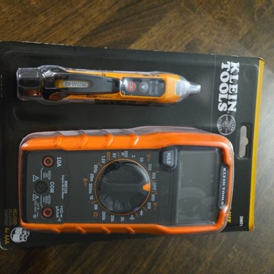 Klein Tools Digital Multimeter and Non-Contact Voltage Tester Set MM320 - 25KIT1