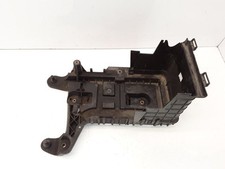 Volkswagen VW Passat B7 2.0TDi 103kW 2012 Batterie Boite Pad Plateau 1K0915333