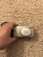 OLYMPUS CAMEDIA D-510 2.1MP SILVER COMPACT DIGITAL CAMERA - TESTED