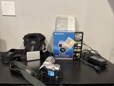 Sony Cyber-shot DSC-F717 Digital Camera 10x Zoom With Case