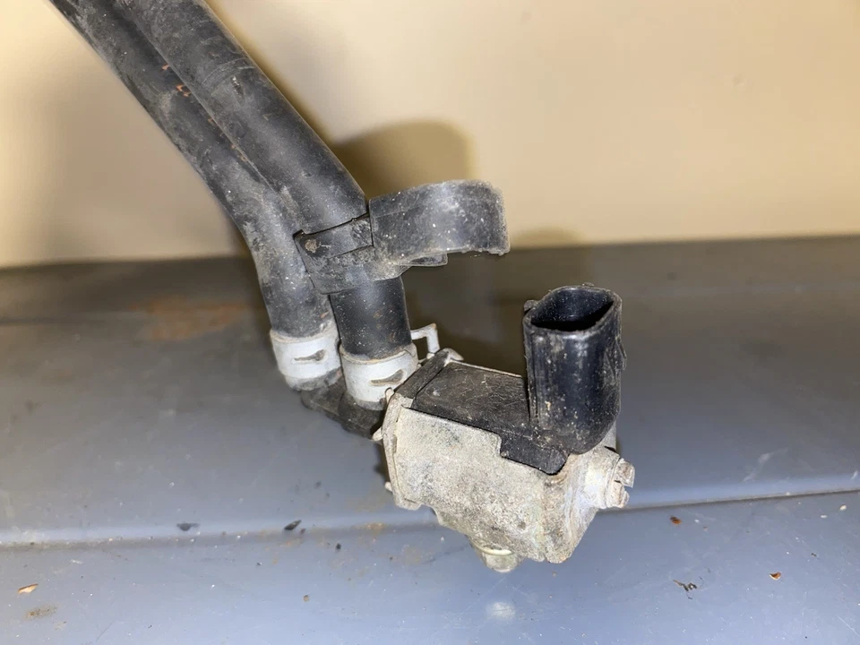 Bote evaporador de carbón con bahía de motor 99-05 Mazda Miata NB Foto 3 de 4